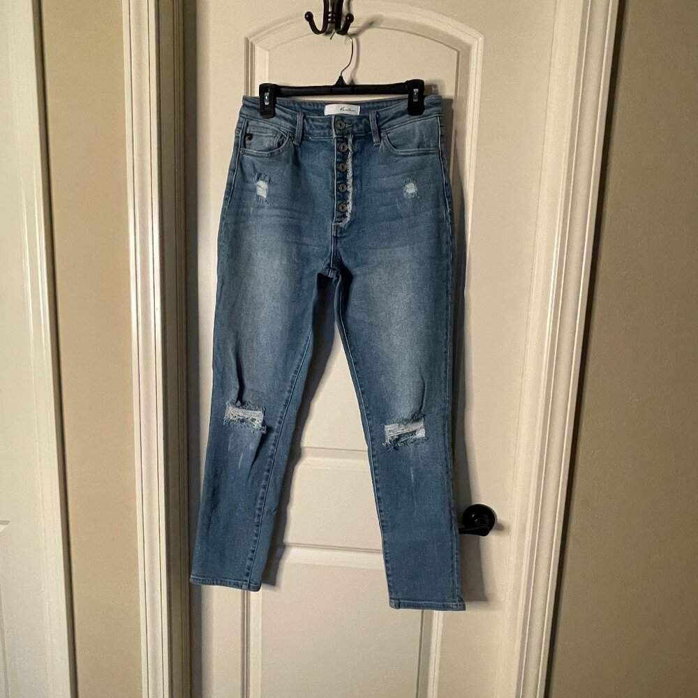 Like New KanCan High Rise Mom Jeans Style #KC8580L Size 9/28